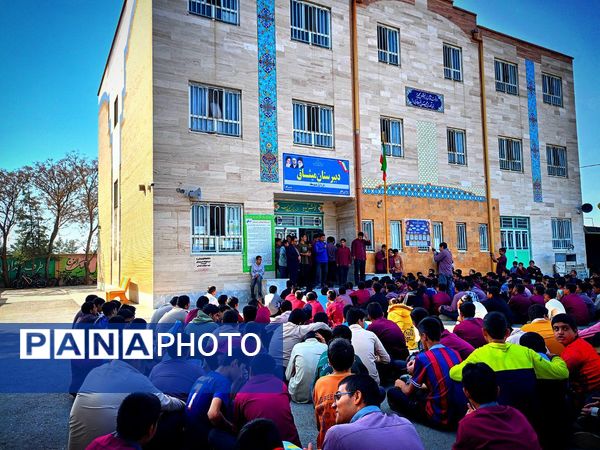 کاندیدای شورای دانش آموزی دبیرستان میثاق از برنامه های خود گفتند