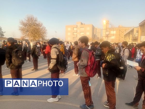 صبحگاه دبیرستان علامه طباطبایی