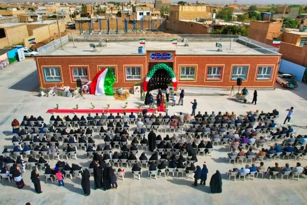 لبخند شادی بر لب های دانش آموزان فدافن؛ مدرسه جدید میزبان آنان خواهد بود 