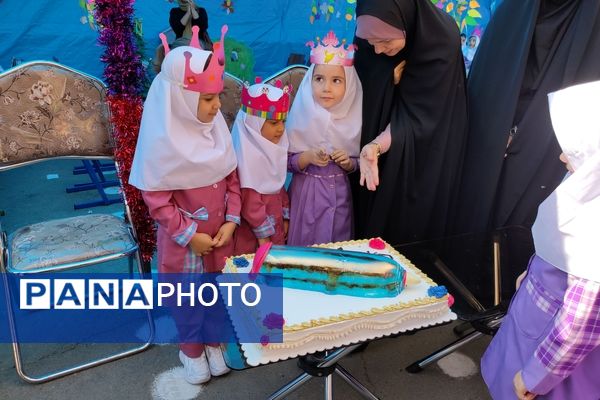 آغاز سال تحصیلی جدید با جشن غنچه‌ها در دبستان شهید باهنر در ملارد