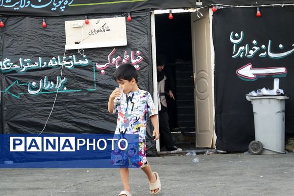 از نگاه معصوم کودک تا اشک پیرمرد؛ روایت عاشقی در موکب «عشاق‌الحسین»