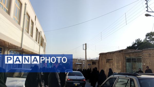 علم‌ گردانی آیین‌ هر ساله‌ شهر وردنجان