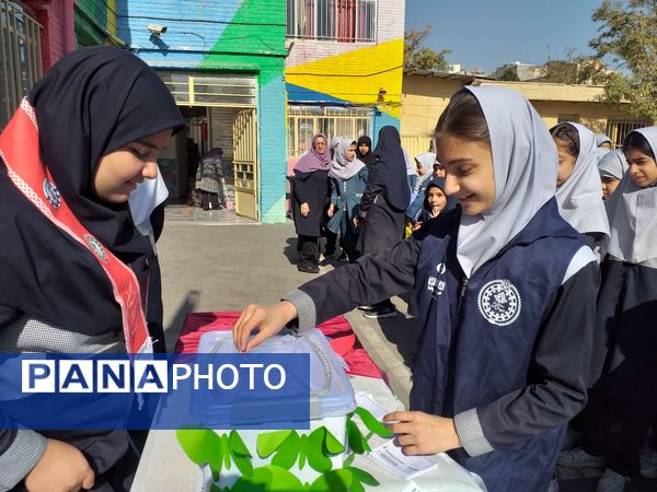 شور و شوق انتخابات شورای دانش آموزی در دبستان دخترانه میمنت زین اقلی
