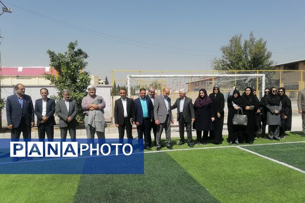 آیین افتتاح زمین‌های چمن مصنوعی آموزش و پرورش ناحیه ۳شیراز 