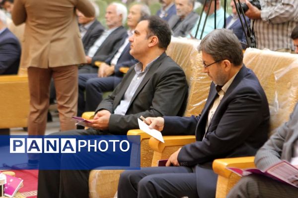 آیین کلنگ‌زنی ۱۶ مدرسه خیرساز در کاشان؛ مشارکت مردمی، حمایت دولتی