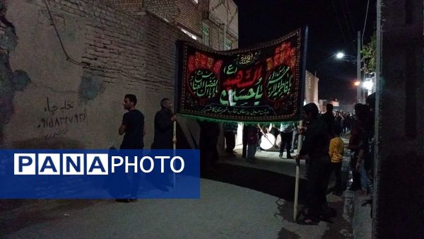 عزاداری هیئت زنجیر زنی روستای نقاب در شب شهادت امام رضا(ع)