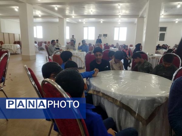 آیین رونمایی از کتاب دانش‌آموزان میناب