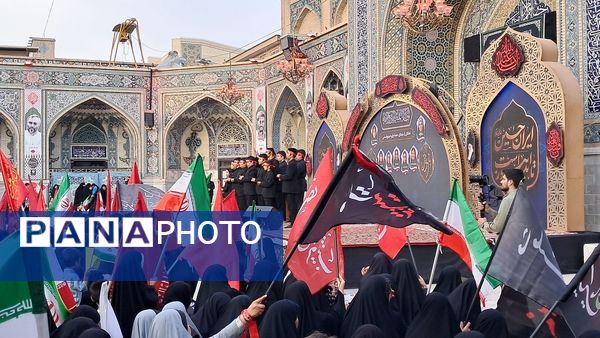 گردهمایی باشکوه بانوان مشهدی در اجتماع "یک ایران یک زینب" در حرم مطهر رضوی