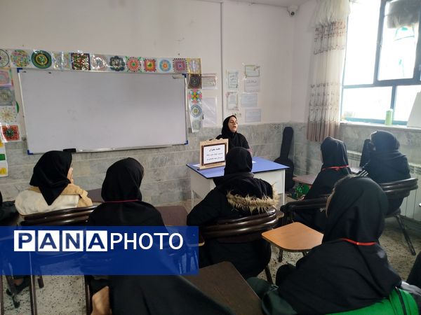 جلسه سفیران سلامت در دبیرستان شهید محمدی پور خلیل آباد 