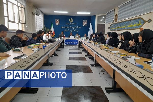 نشست مدیر آموزش و پرورش شهرستان قدس با رؤسای شورای دانش آموزی مدارس