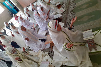 افطاری در مدرسه مینوی خرد 