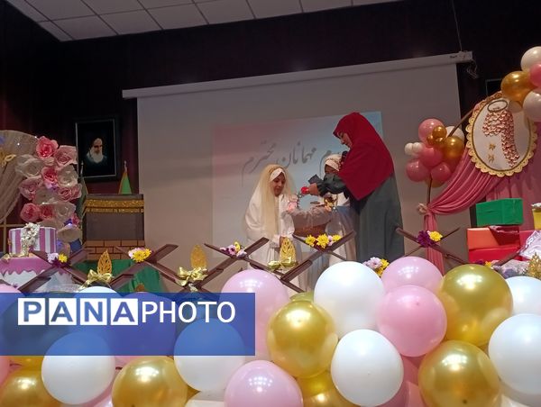 جشن تکلیف دانش‌آموزان  پایه سوم دبستان ٢٢ بهمن ناحیه ۵ 