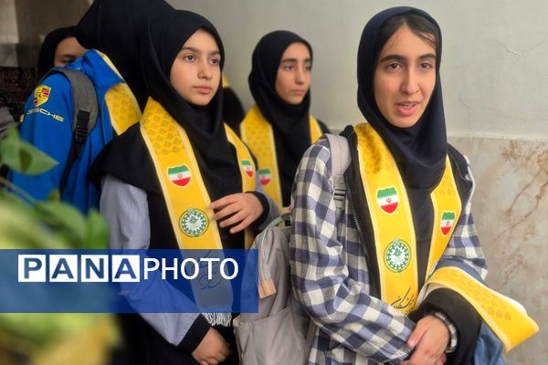 دیدار دانش آموزان فرزانگان با خانواده شهید صفری علمدار