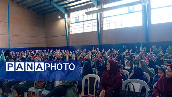 آیین جشن عاطفه‌ها در دبستان ایلیایی ناحیه 2 کرج و شهرستان فردیس