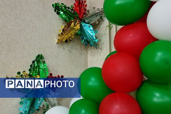 دبیرستان صدیقه طاهره غرقِ در شور فاطمی