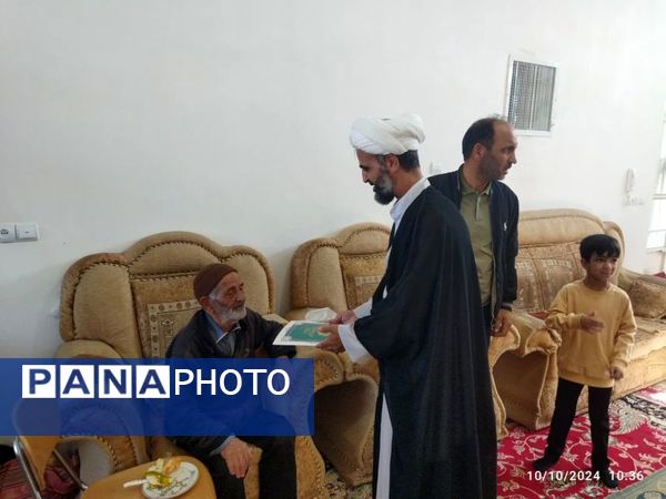 دیدار با خانواده شهدای دانش‌آموز در روستای بزنجرد شهرستان خلیل آباد