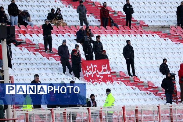 بازی تراکتور و ملوان در تبریز