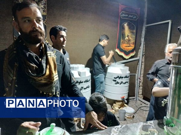برپایی موکب به همت خادمان مردمی در خلیل آباد