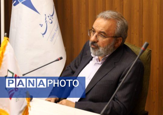  از تسخیر تا تبیین؛ بازخوانی پیام ۱۳ آبان در دانشگاه آزاد مشهد