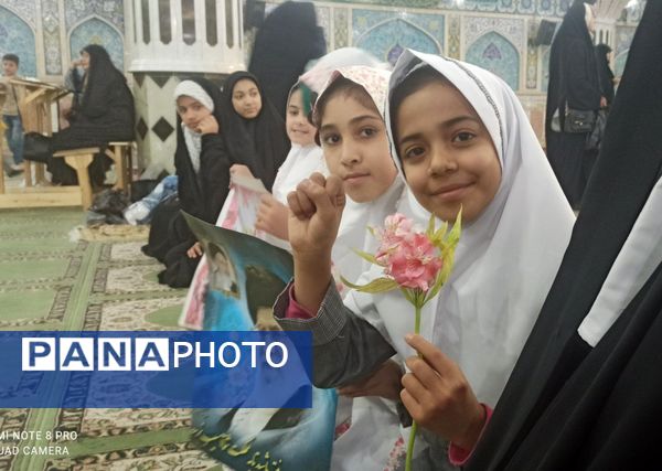 میعادگاه دانش‌آموزان با نماز جمعه