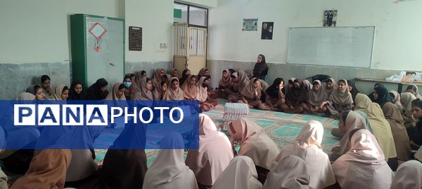 برگزاری مراسم سهشنبههای مهدوی در مدرسه فروغ رضوان