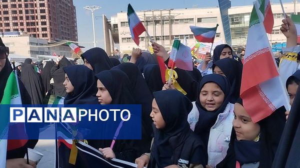 خروش پرشور مردم مشهد در روز ملی مبارزه با استکبار جهانی