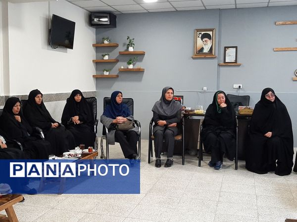 تشکیل انجمن اولیا و مربیان در دبیرستان حسن زاده اصفهانی 