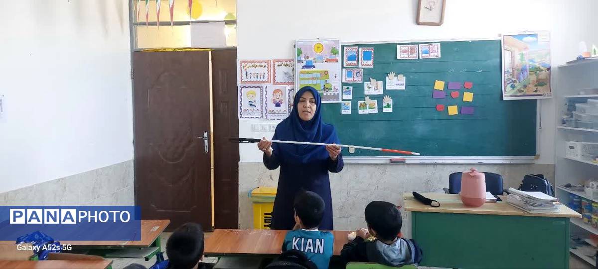 گرامیداشت روز جهانی نابینایان در آموزشگاه شهید محمد منتظر قائم خاتم