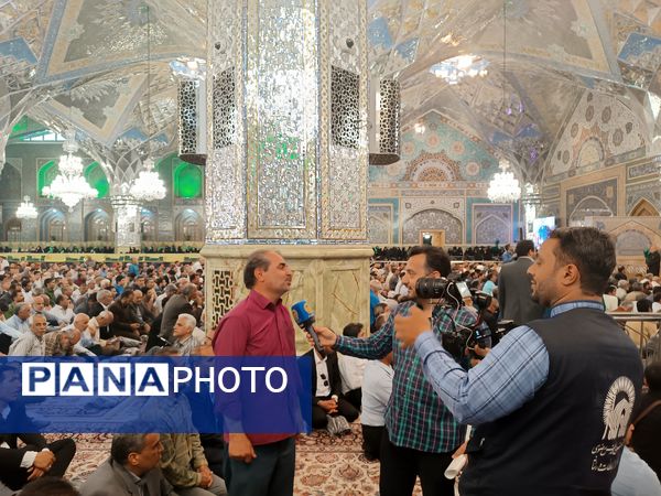 زیارت دسته جمعی معلمان در حریم قدس رضوی 