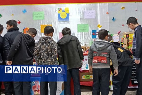 گرامیداشت «هفته پژوهش» در دبستان شهید دکتر چمران ناحیه دو شهرری 