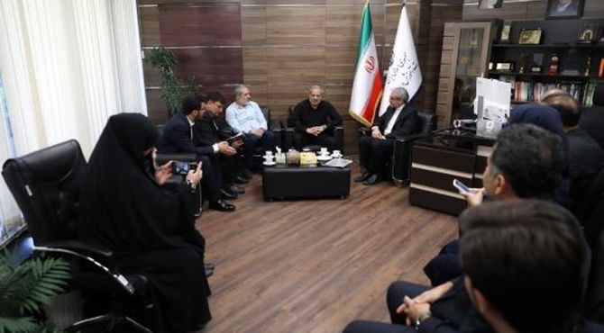 بازدید دکتر کاظمی از مرکز اطلاع‌رسانی و روابط عمومی وزارت آموزش و پرورش 