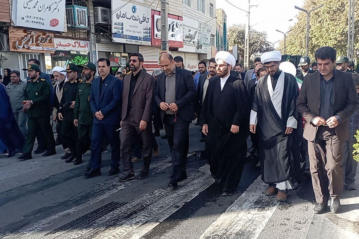 پیشوا یکپارچه علیه استکبار؛ 