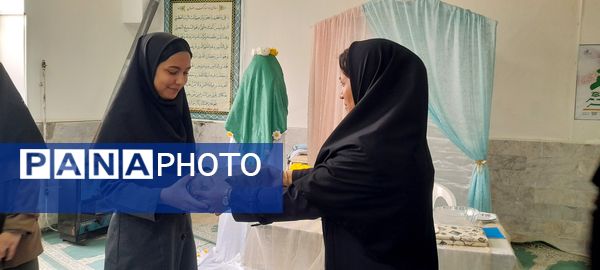 جشن باشکوه میلاد حضرت زهرا (س) در دبیرستان فاطمه‌الزهرا(س)