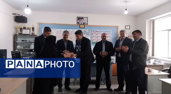 بازدید مسئولان سازمان دانش‌آموزی آذربایجان شرقی از مدارس تمام تشکیلاتی اهر