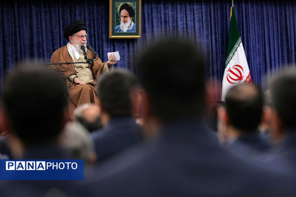 دیدار جمعی از فرماندهان نیروی هوایی و پدافند هوایی ارتش جمهوری اسلامی ایران با مقام معظم رهبری