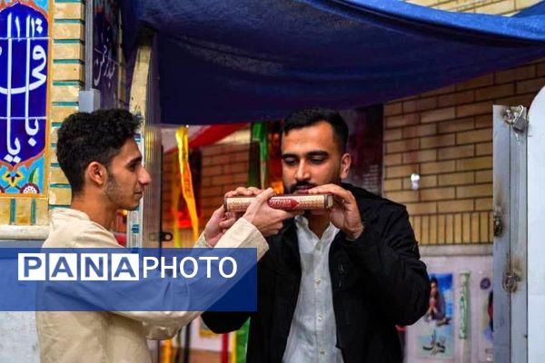 اعتکاف دانش‌آموزی در مسجد سیدالشهدا(ع) شیراز