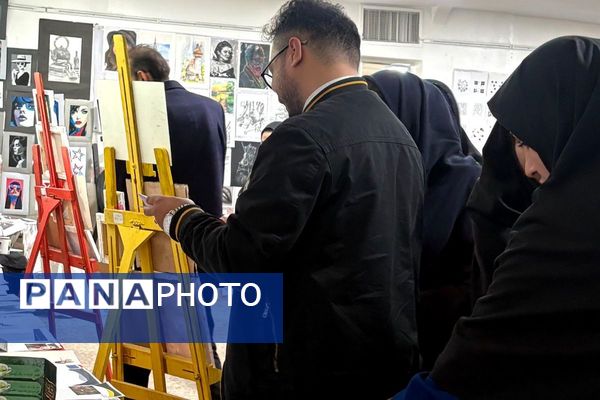 نمایشگاه دست‌سازه‌های خلاق در هنرستان تقوی‌پیشگان بهارستان۲