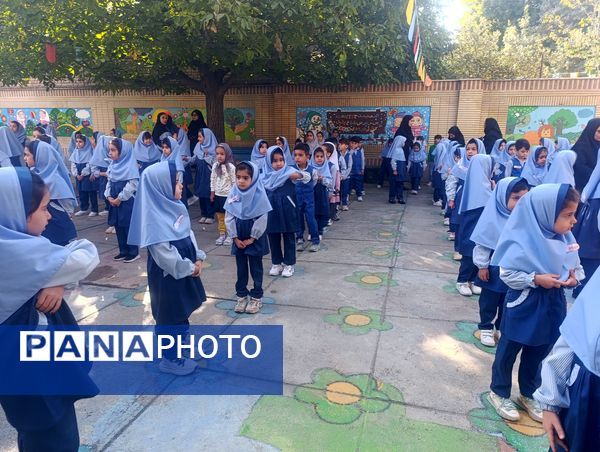 زنگ آغاز مهر در دبستان دخترانه مهر و ماه آشخانه 