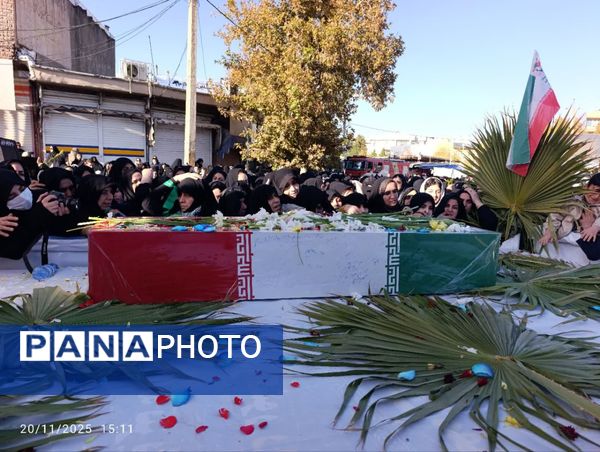 استقبال باشکوه مردم کوهدشت از شهدای گمنام  