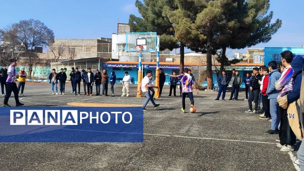فینال مسابقات گل کوچیک در دبیرستان شاهد ابوذر غفاری 