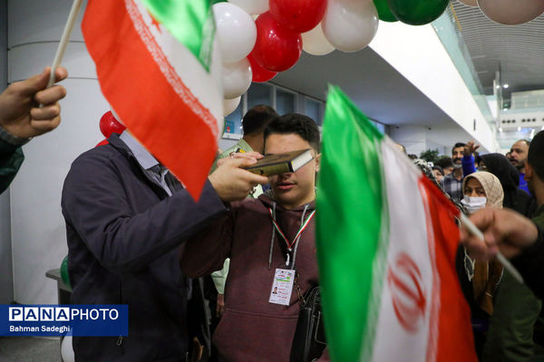 آیین بدرقه دانش‌آموزان و مربیان عمره‌گزار به سرزمین وحی