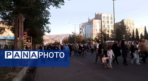 حضور پرشور دانش‌آموزان بیرجندی در اجتماع غدیر