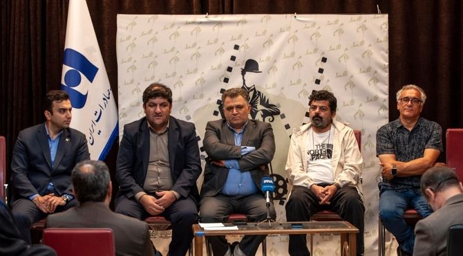 هدف اصلی کاهش دغدغه های روزمره مردم و افزایش حساسیت مخاطبان جدی سینمای کمدی است