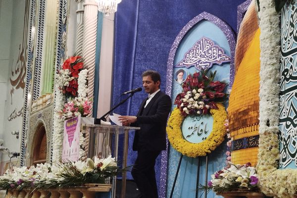 اجتماع دختران دانشجو در حرم مطهر حضرت معصومه (س) به مناسبت روز دختر  