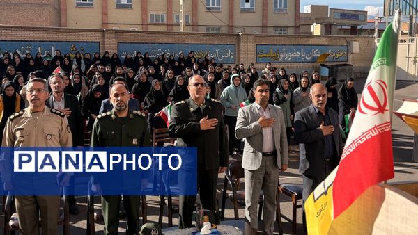 گرامیداشت هفته پدافند غیر عامل در مدرسه خضرا 