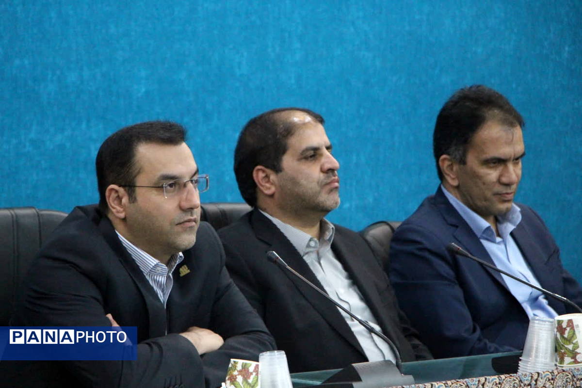 نشست رئیس سازمان فنی و حرفه ای کشور با فرمانداران استان یزد 