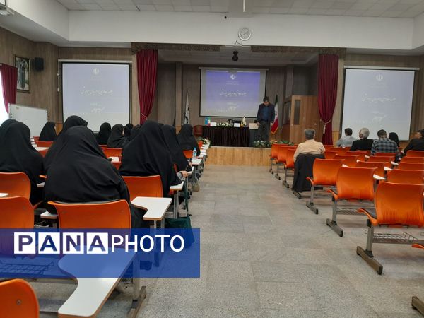 جلسه معاونین و مربیان پرورشی  ناحیه سه در دبیرستان مصلی نژاد حضرت زهرا(س)