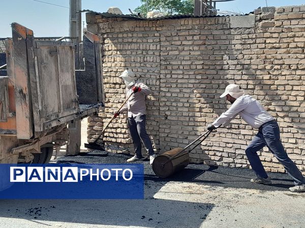 فرآیند چاله‌گیری کوچه دبیرستان مادر مهربان نقاب شهرستان خلیل آباد