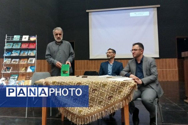 رونمایی از ۲۱ اثر تازه؛ پاسداشت نویسندگان در اداره فرهنگ و ارشاد قدس