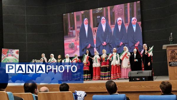 اجتماع بزرگ دانشآموزان بسیجی در هفته بسیج